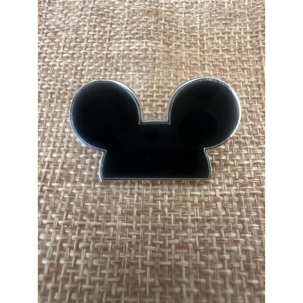 Disney Parks Mickey Mouse Icon Black Silhouette Head Enamel Trading Pin 2017‎